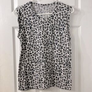 Banana Republic Cheetah Print Malibu tee Size XS